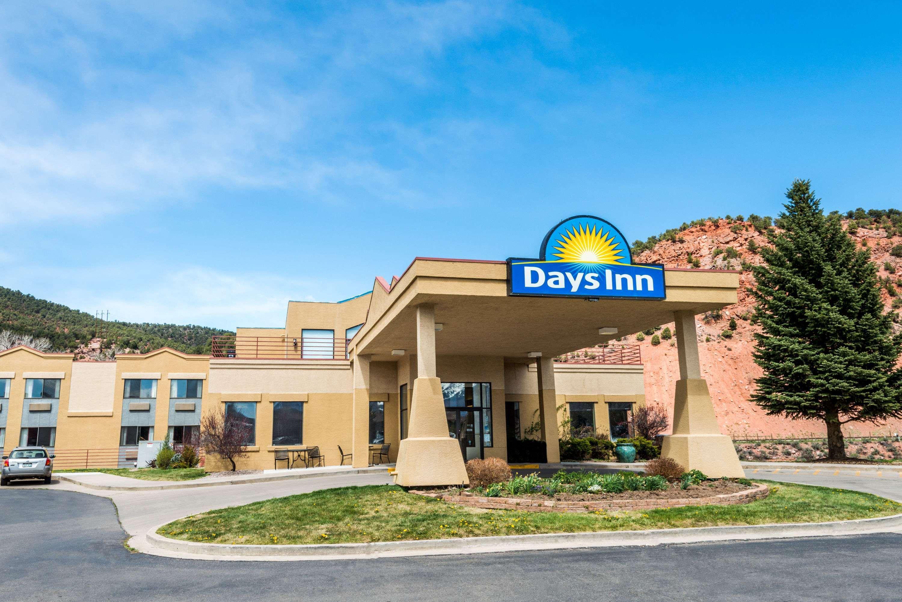 Days Inn By Wyndham Carbondale Esterno foto