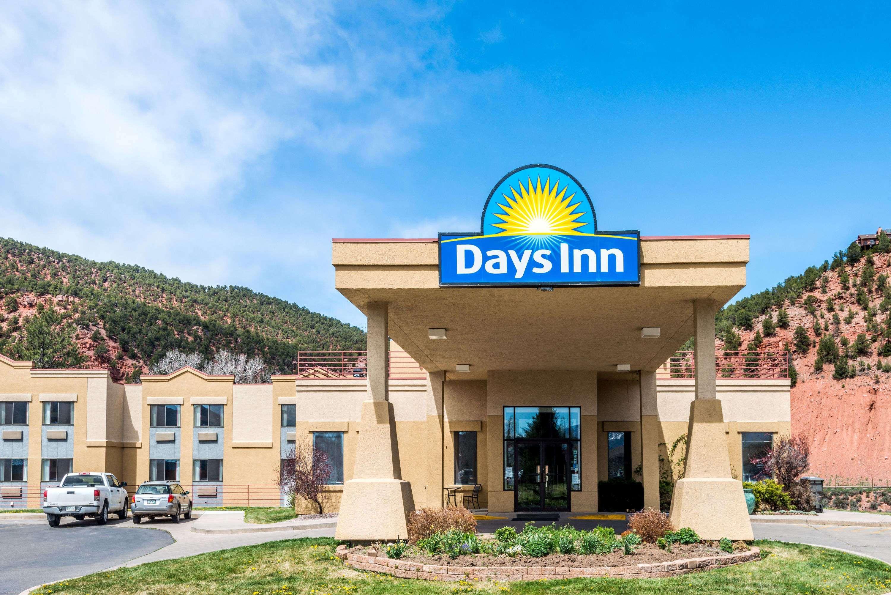 Days Inn By Wyndham Carbondale Esterno foto