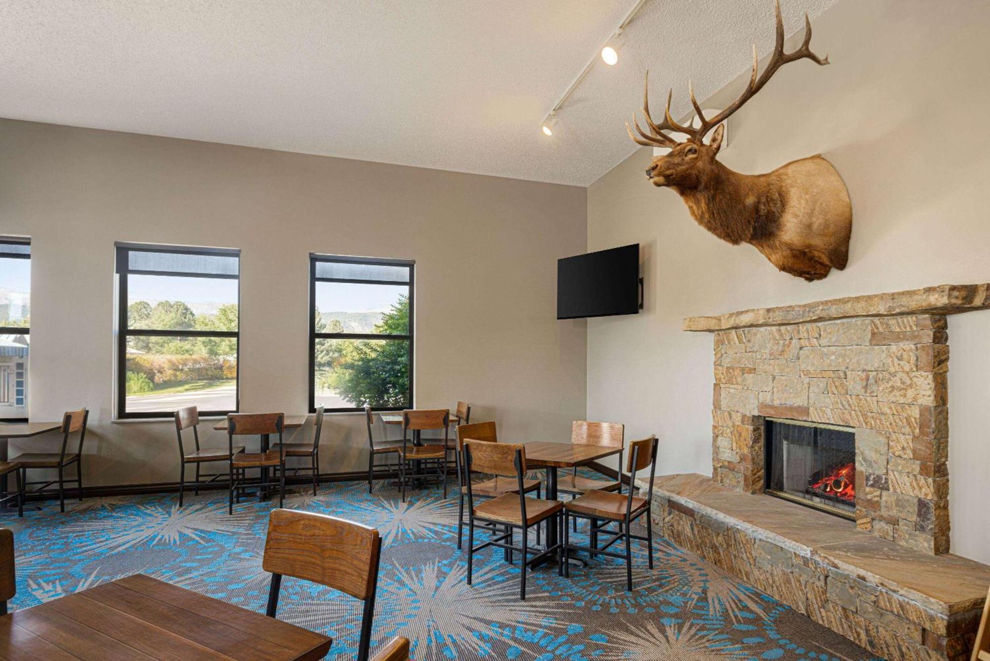 Days Inn By Wyndham Carbondale Esterno foto