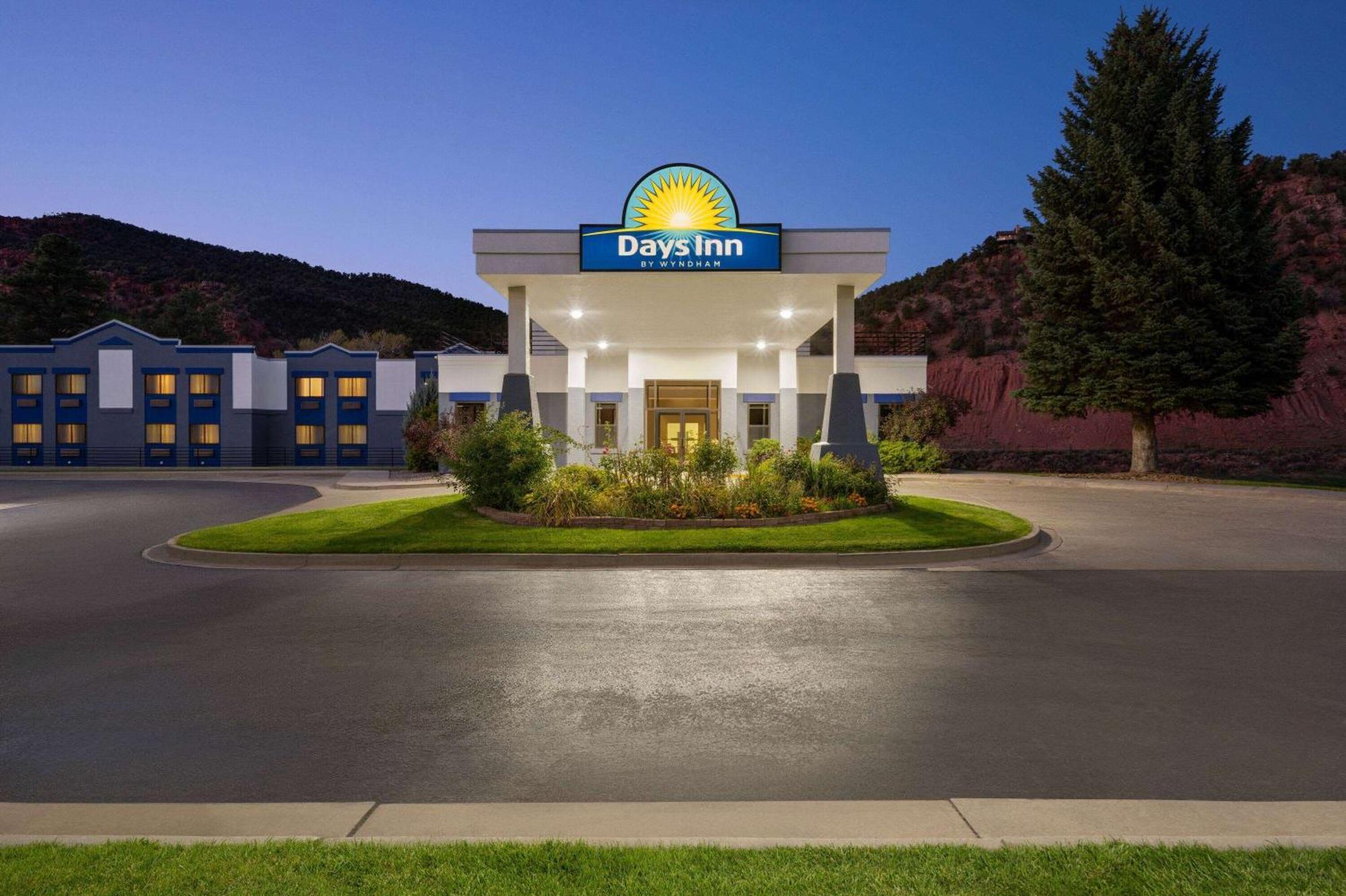 Days Inn By Wyndham Carbondale Esterno foto