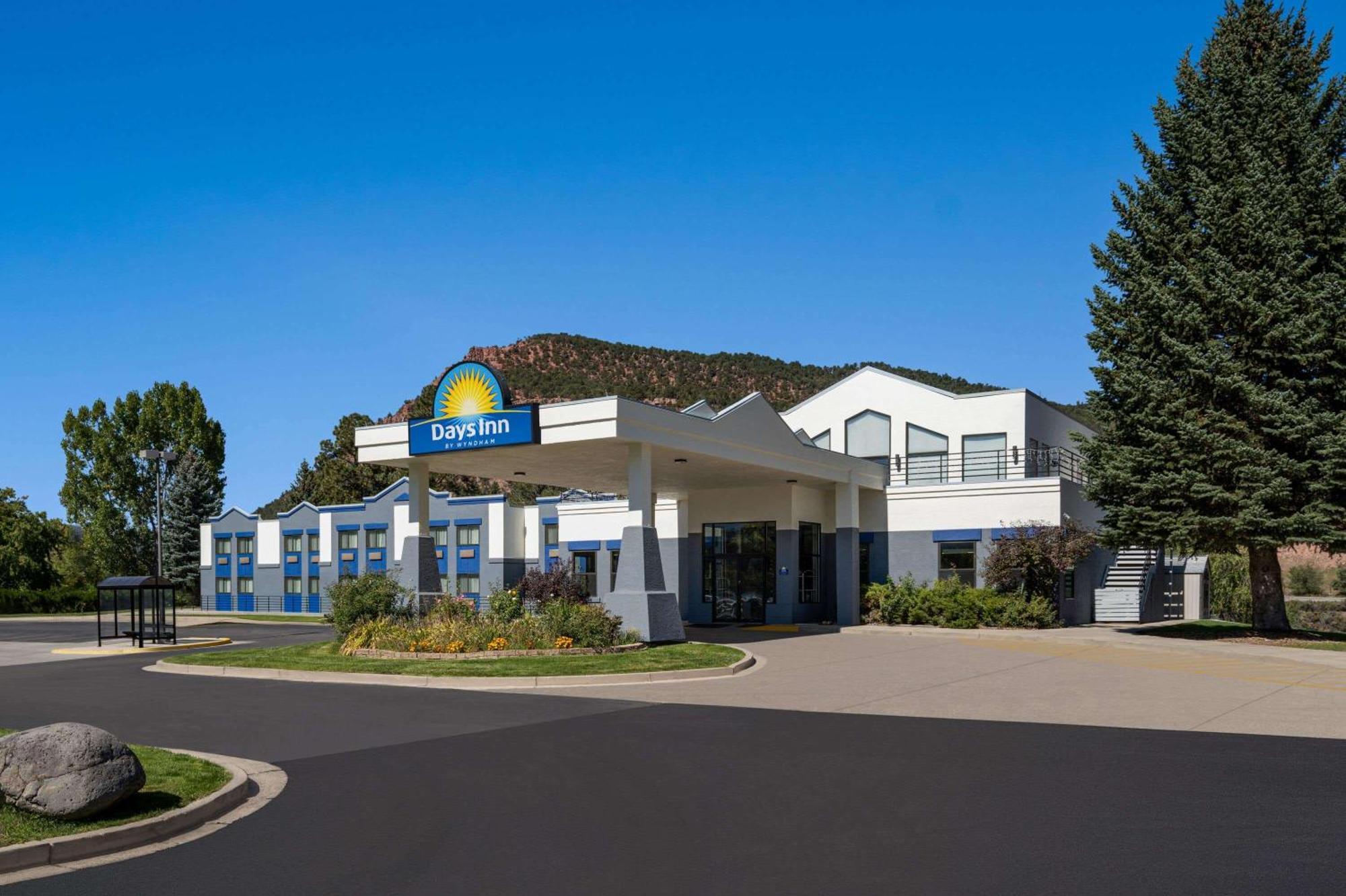 Days Inn By Wyndham Carbondale Esterno foto