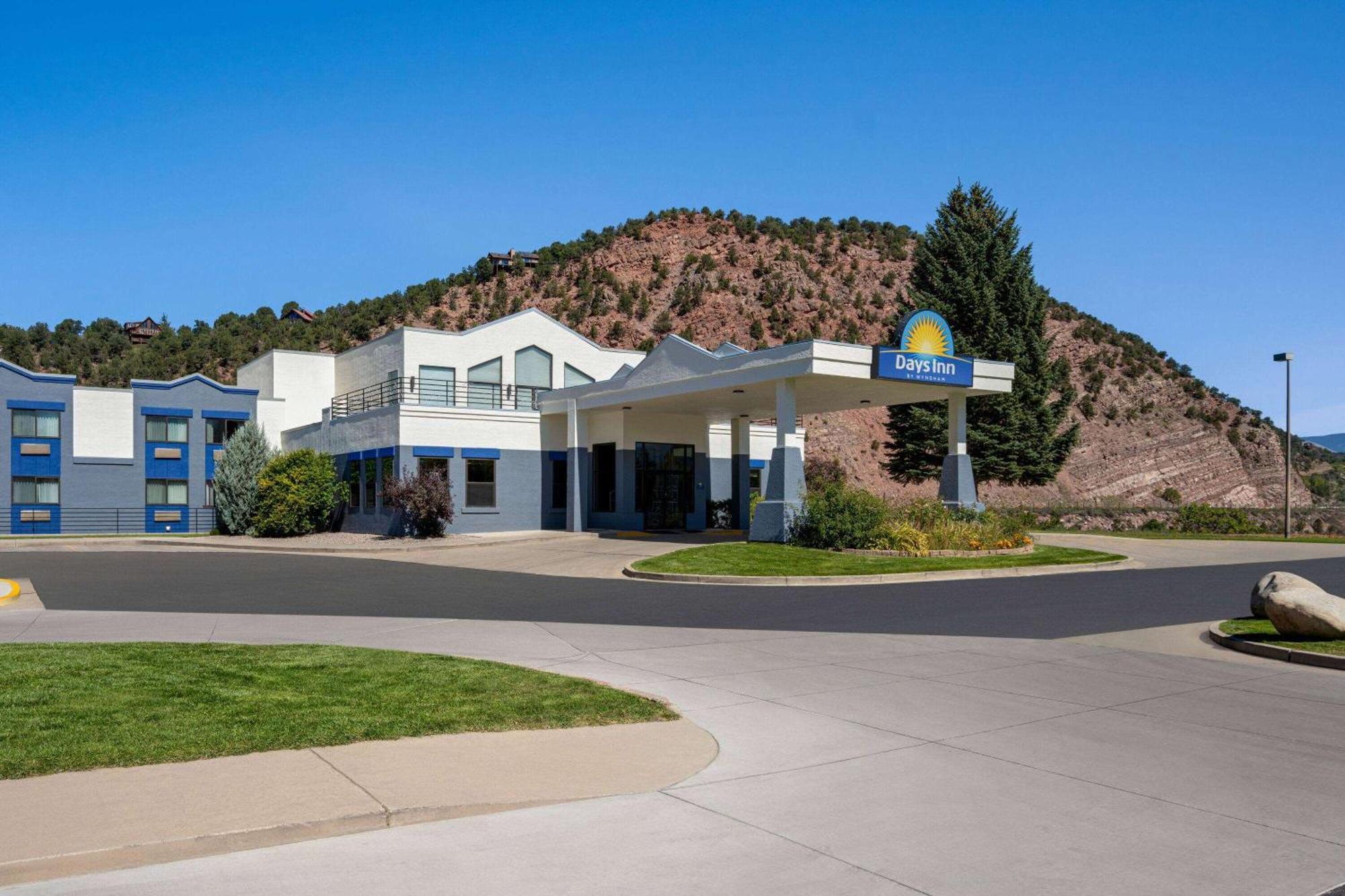 Days Inn By Wyndham Carbondale Esterno foto